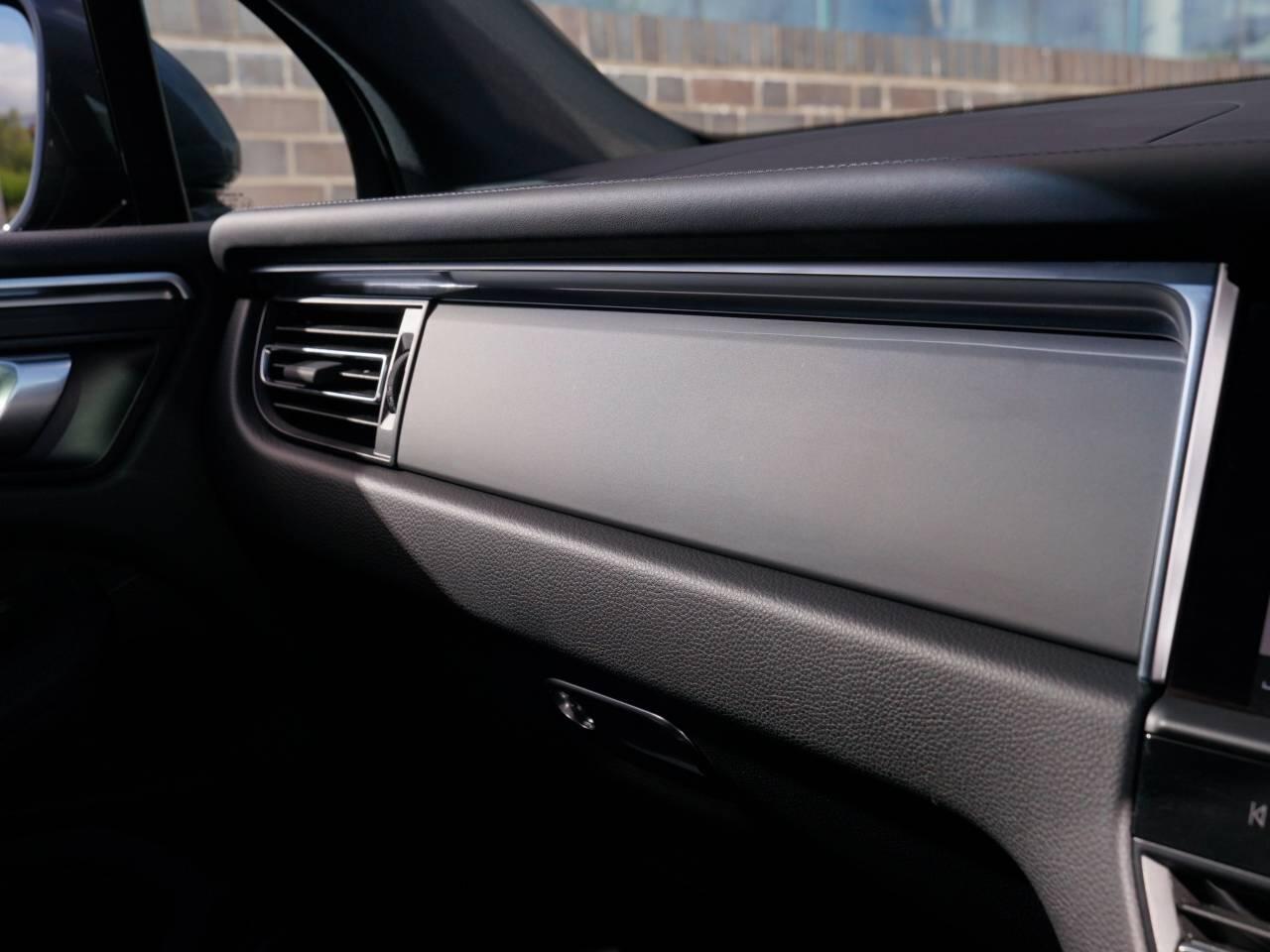 Porsche Macan view 43