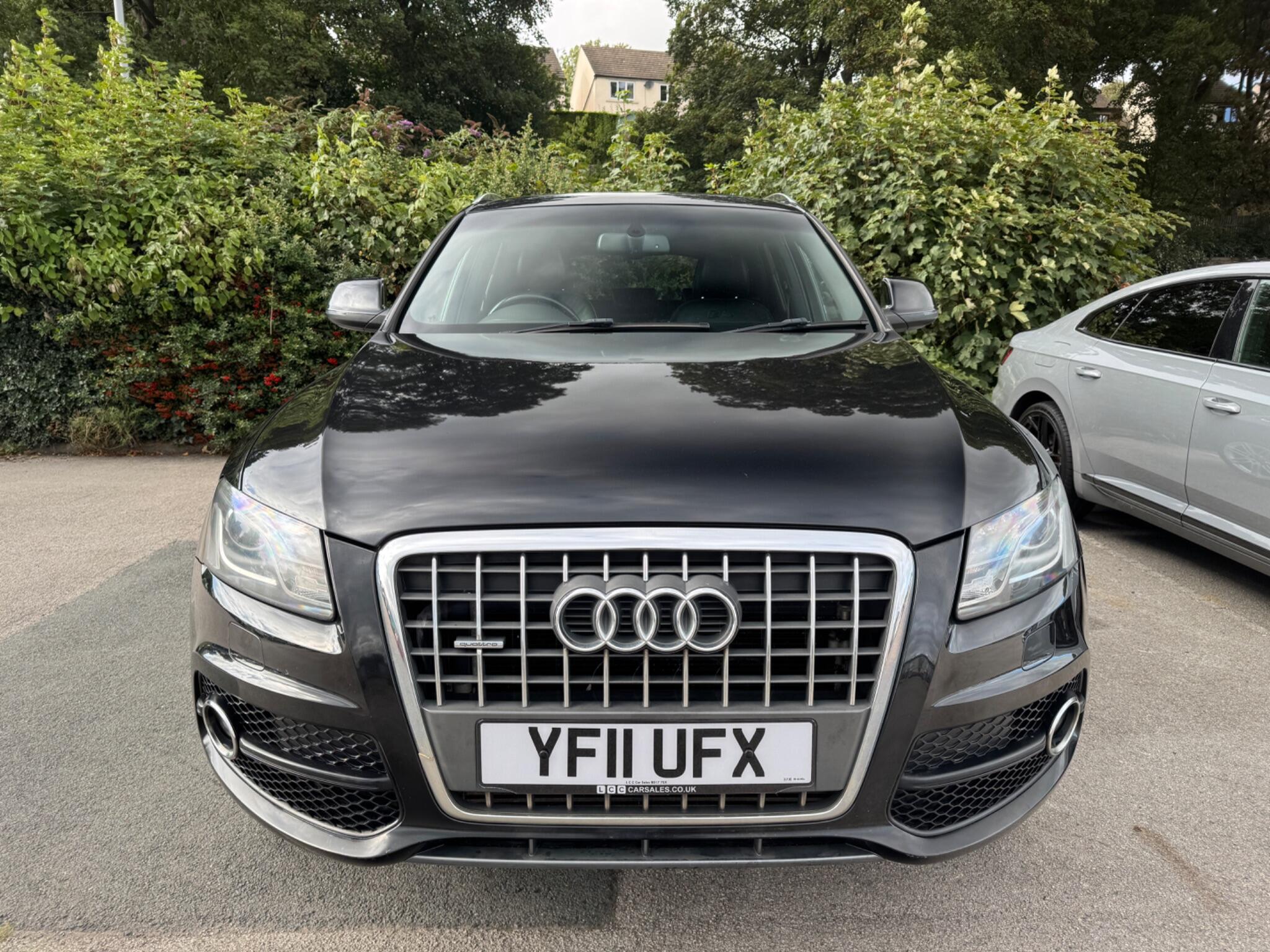 Audi Q5 view 2