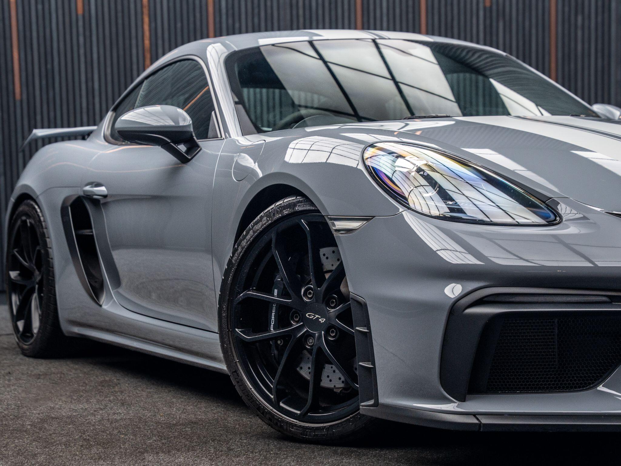 Porsche Cayman view 7