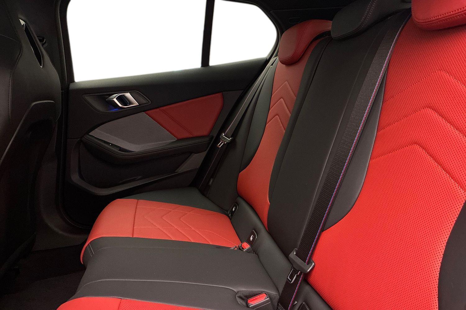 BMW 1 Series view 13