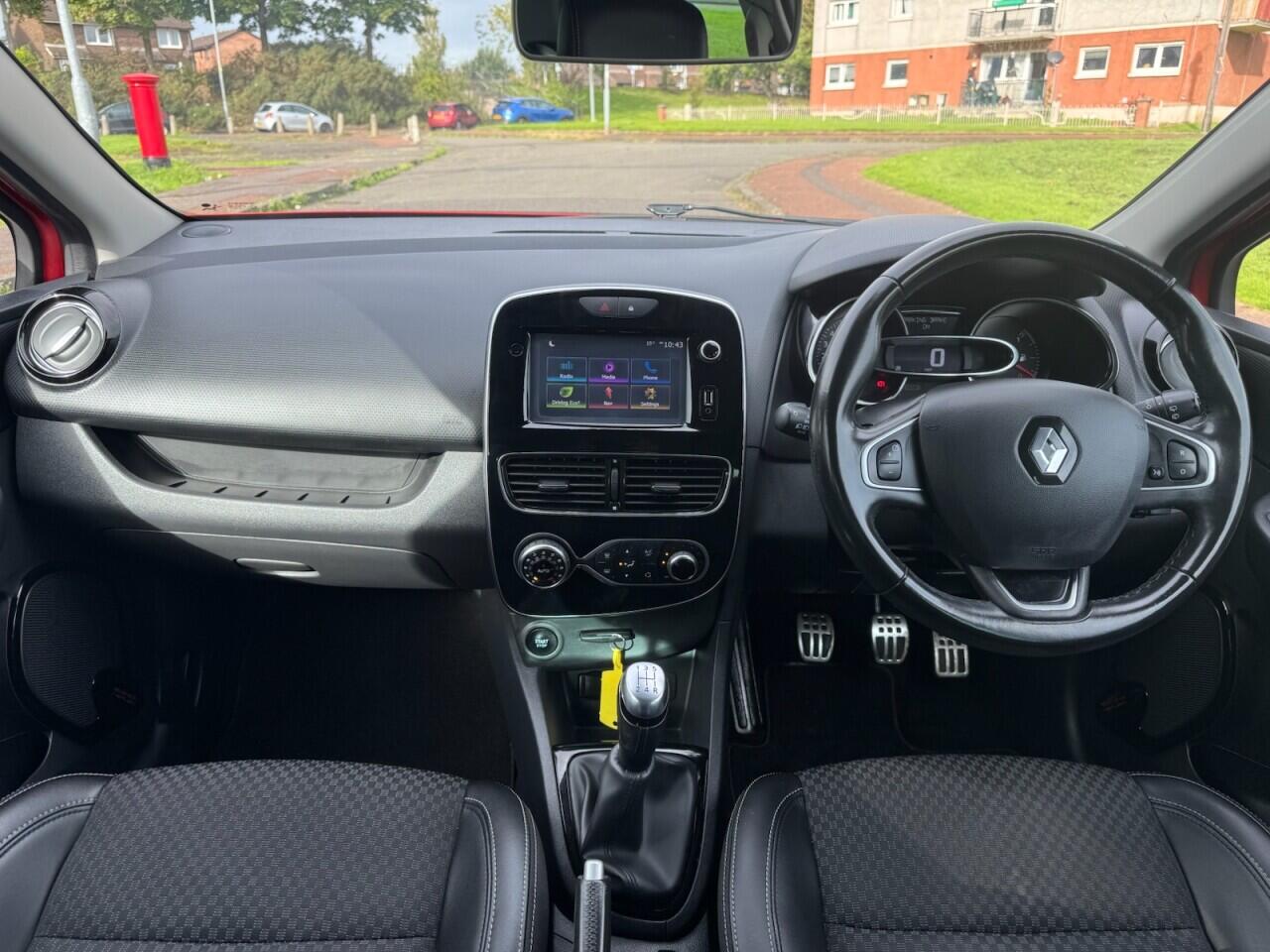 Renault Clio view 18