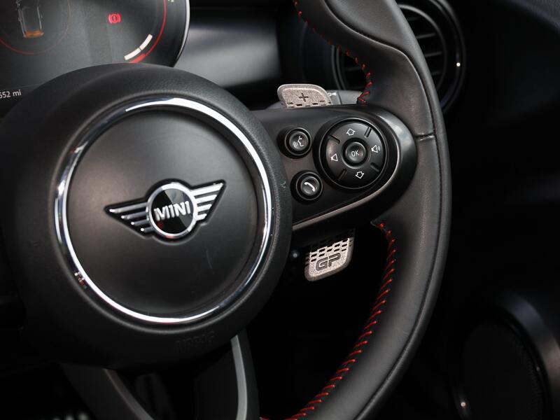 Mini Hatch view 15