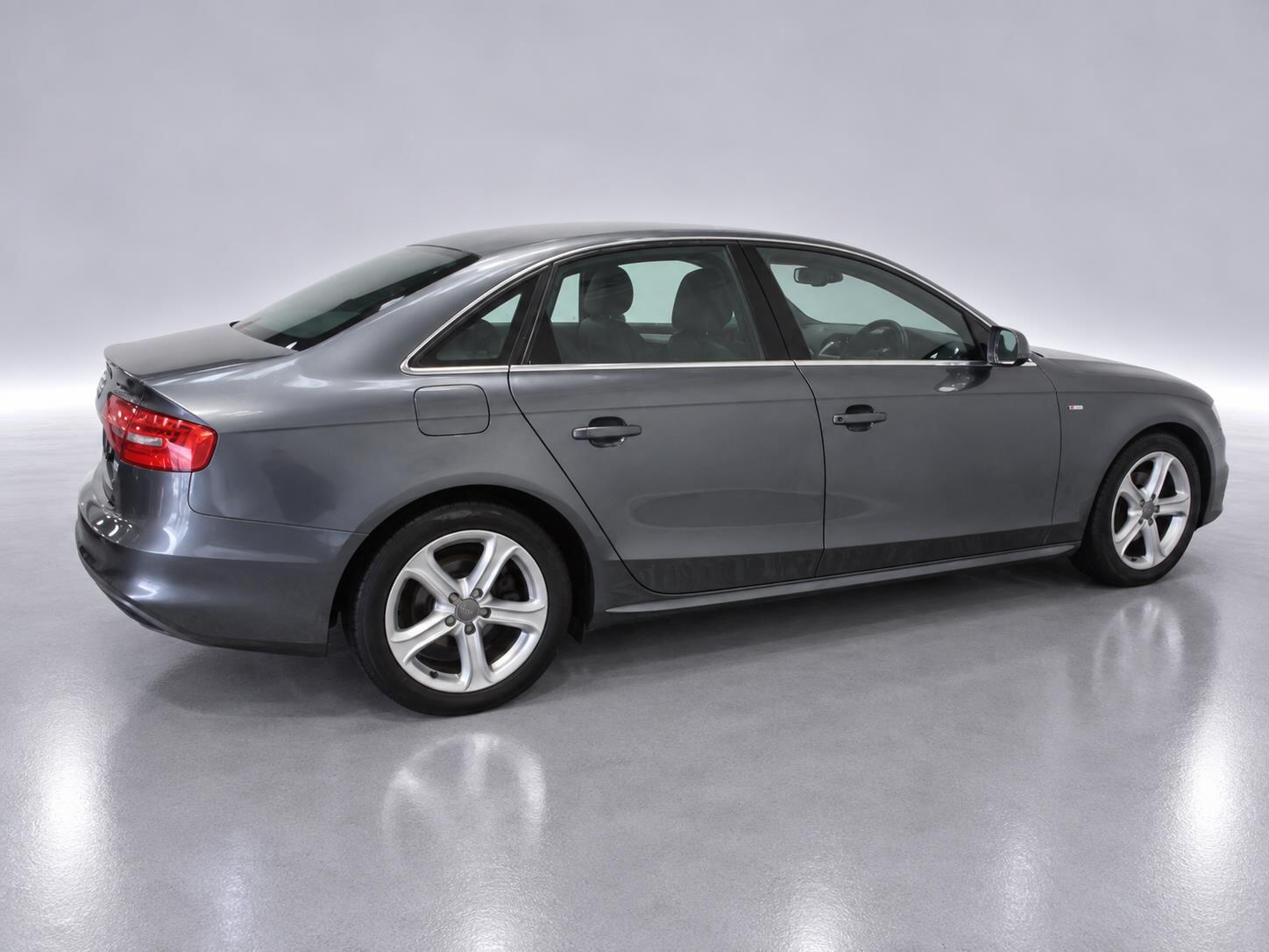 Audi A4 view 11