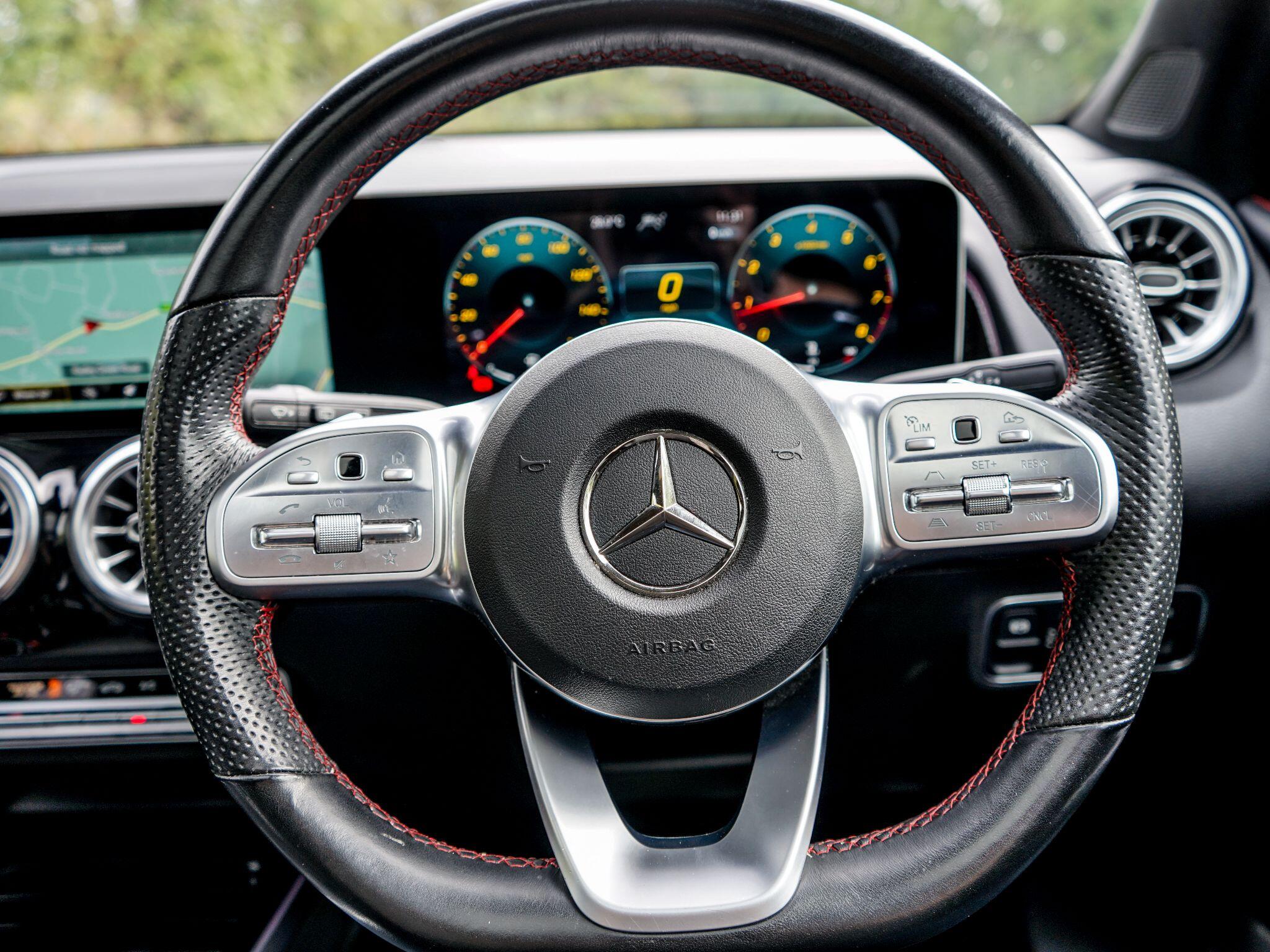 Mercedes-Benz GLB view 7