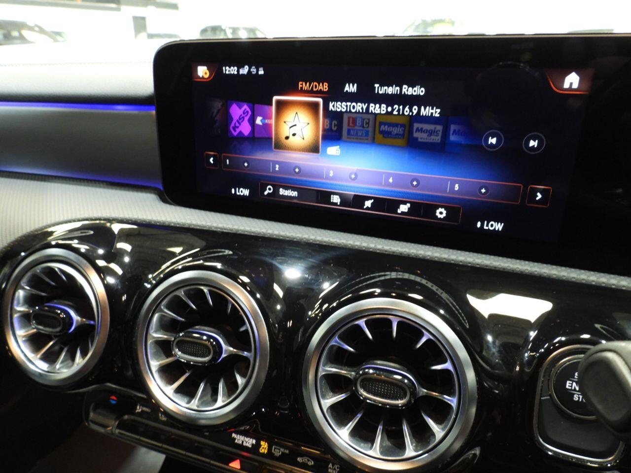 Mercedes-Benz Cla view 37