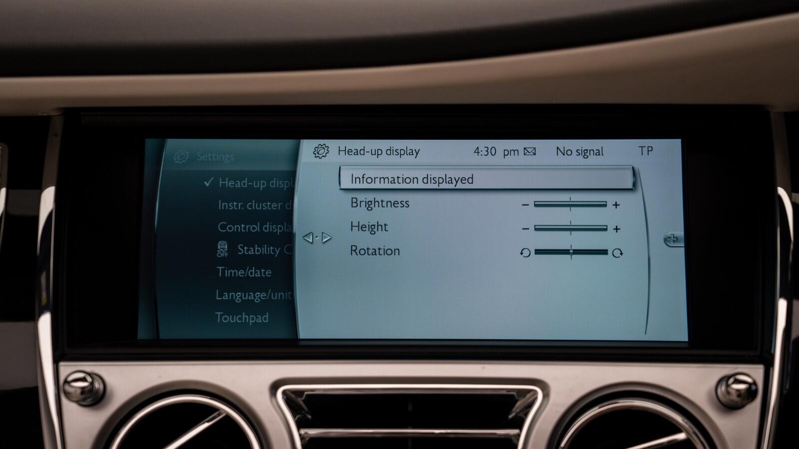 Rolls-Royce Dawn view 18