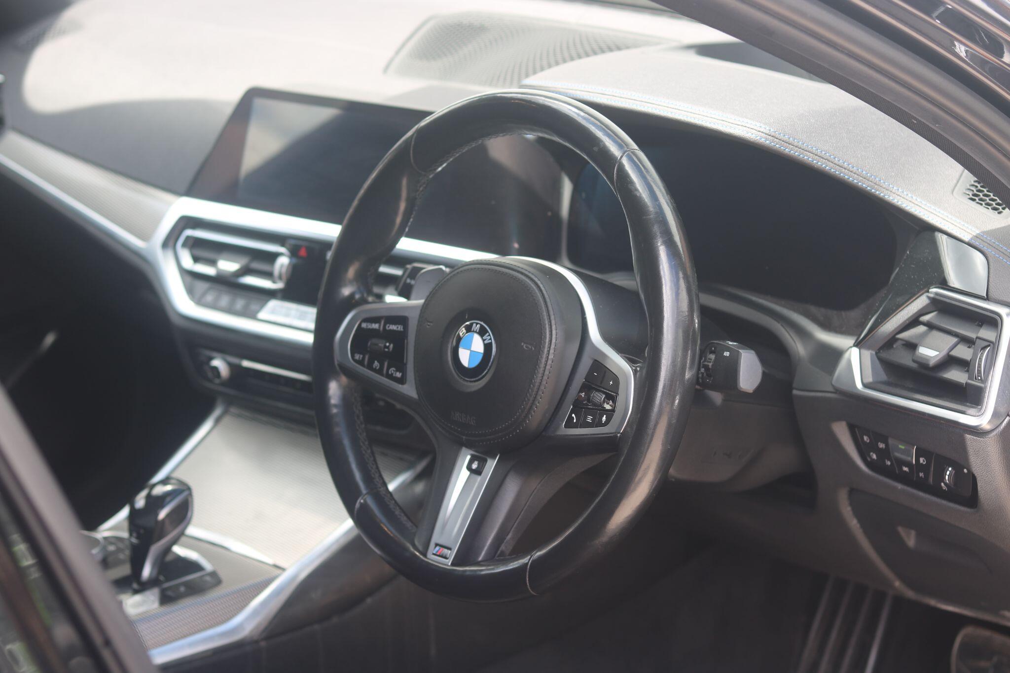 BMW 3 Series view 8