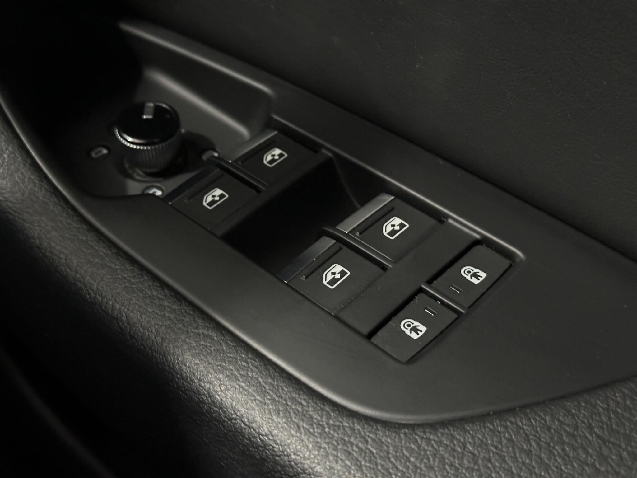 Audi A6 Saloon view 19