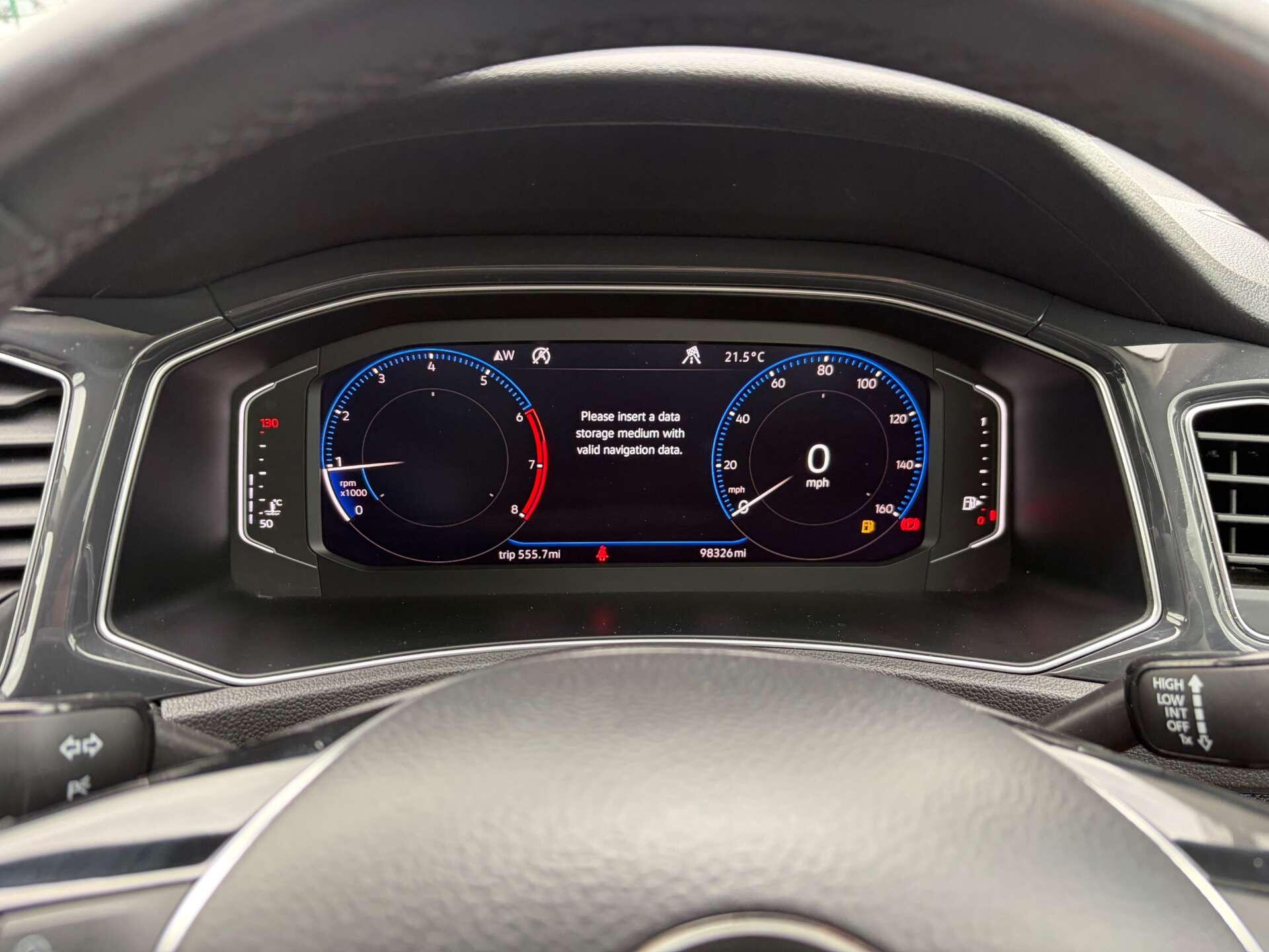 Volkswagen T-Roc view 43