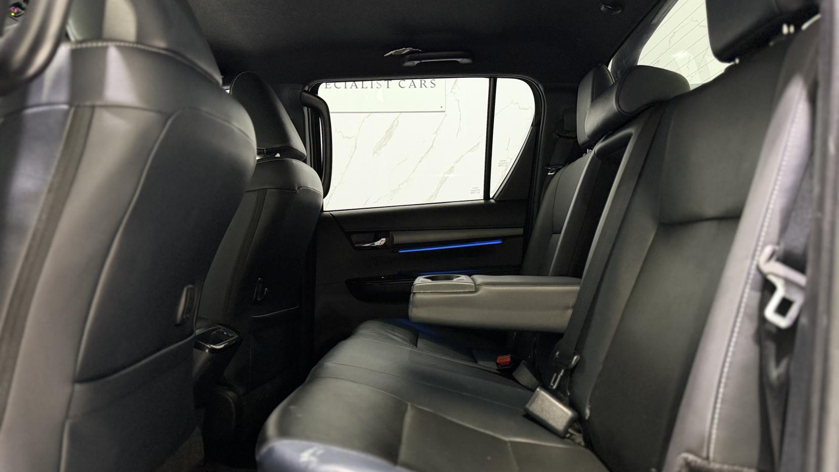 Toyota Hilux view 13
