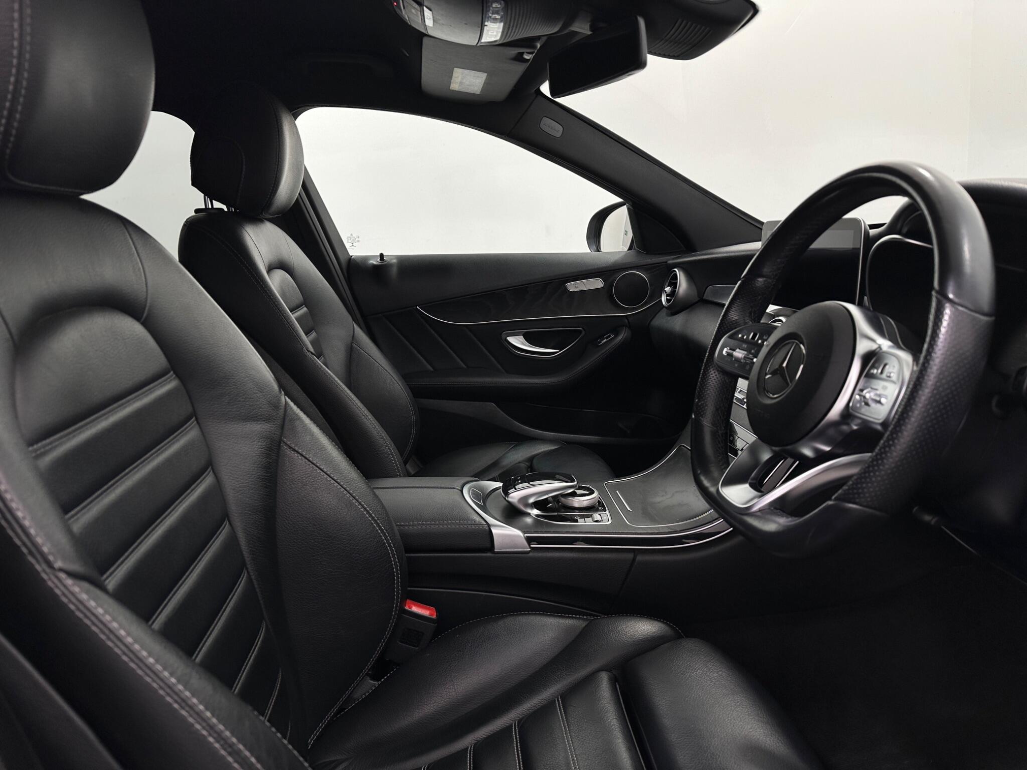 Mercedes-Benz C-Class view 34