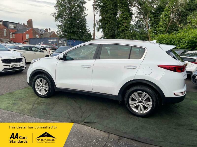 2017 Kia Sportage 1.6 GDi 2 Euro 6 (s/s) 5dr • 96,290 miles image 23