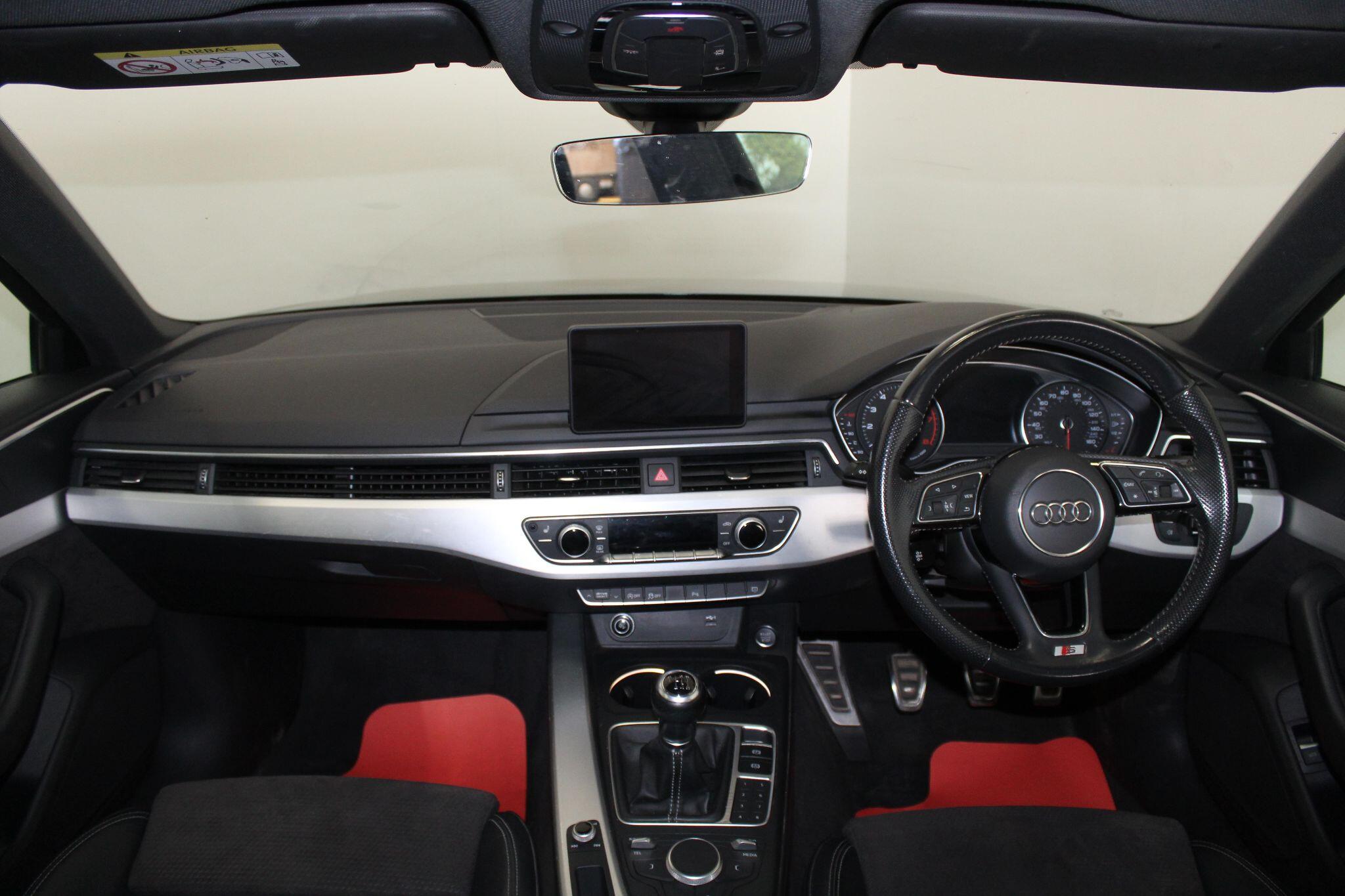 Audi A4 view 29