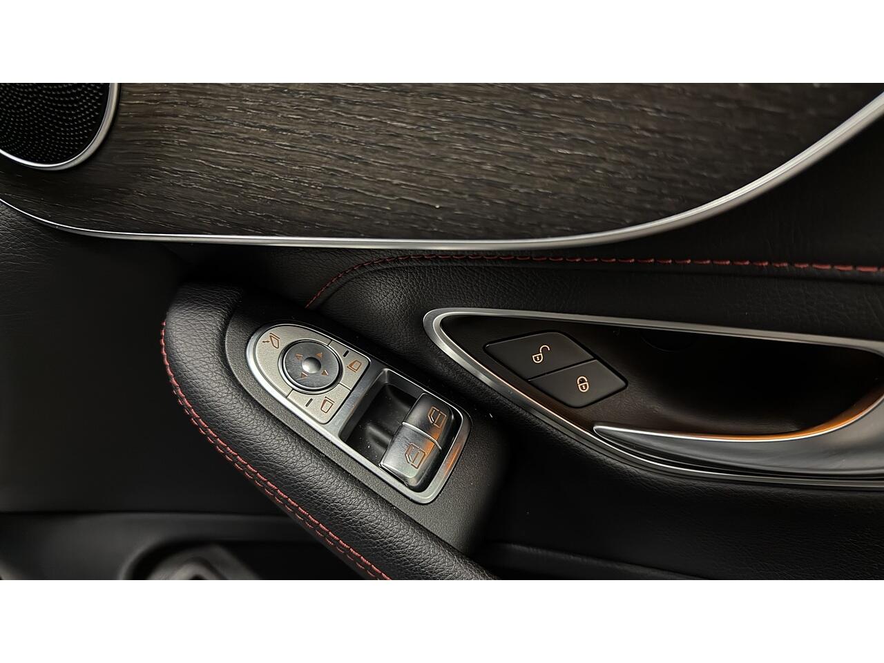 Mercedes-Benz C-Class view 20