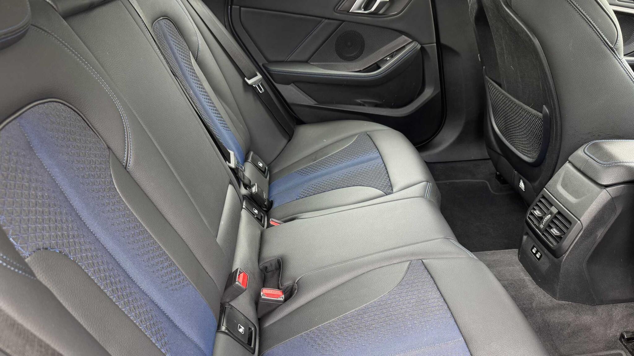BMW 2 Series view 8