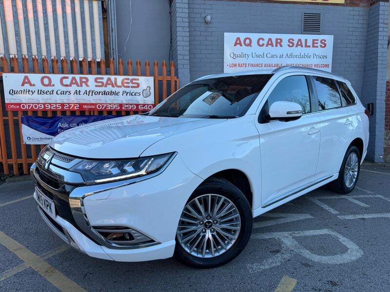 Mitsubishi Outlander view 3
