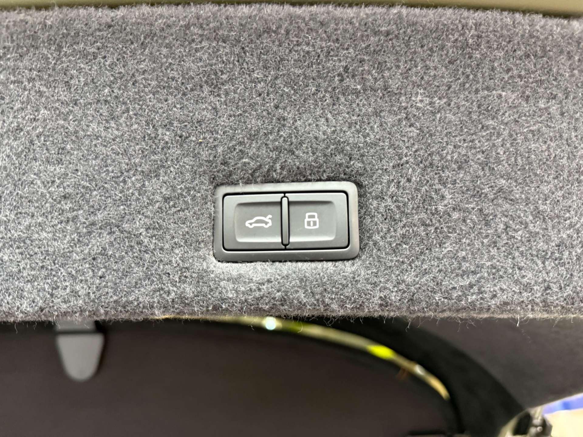 Lamborghini Urus view 69
