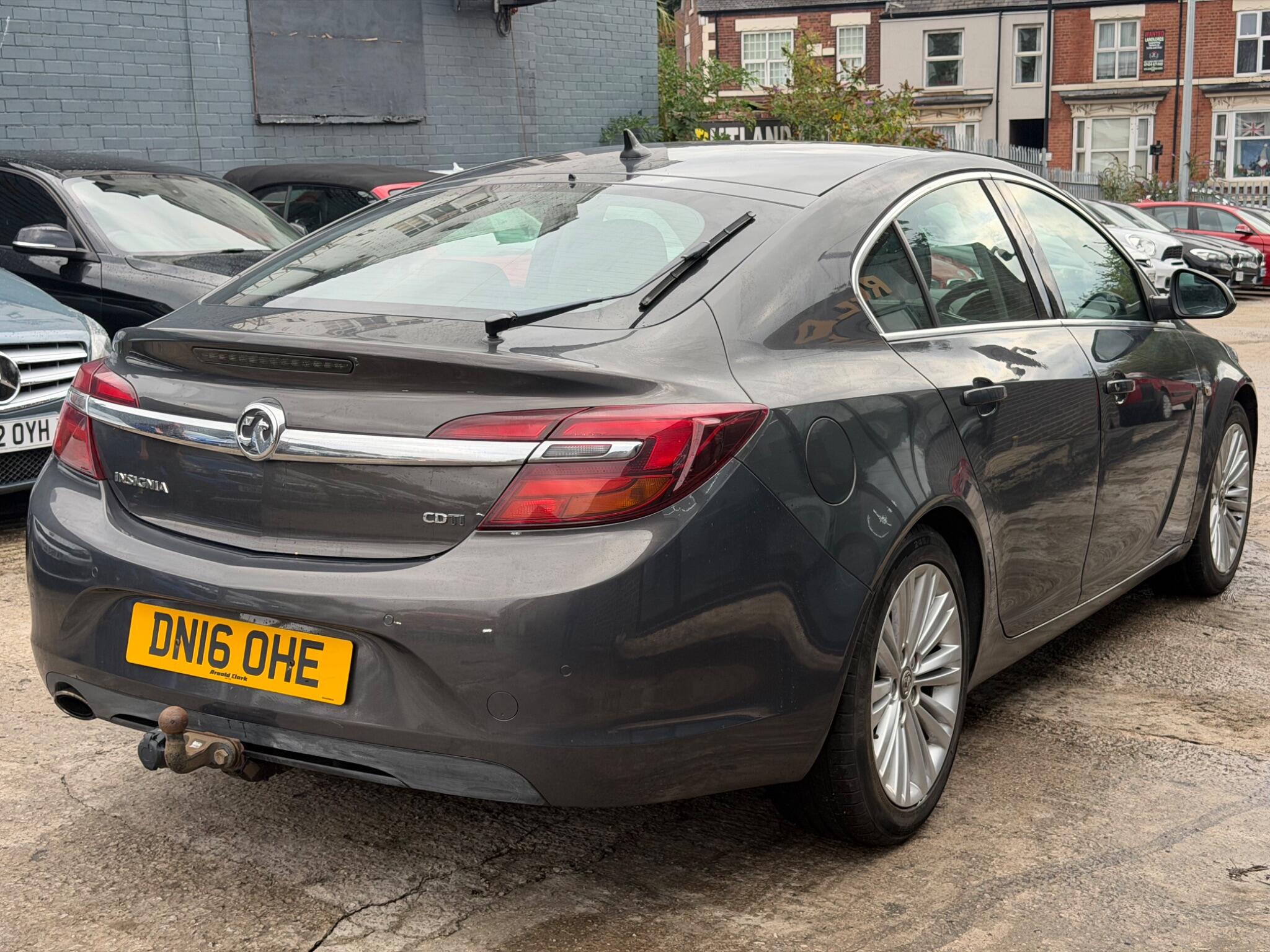 Vauxhall Insignia view 4