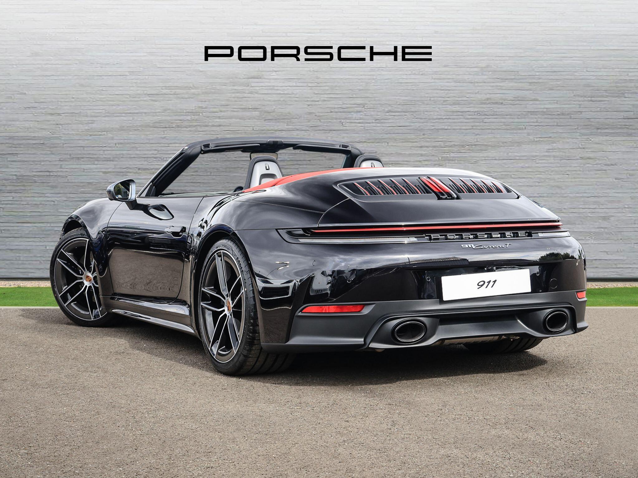 Porsche 911 view 4
