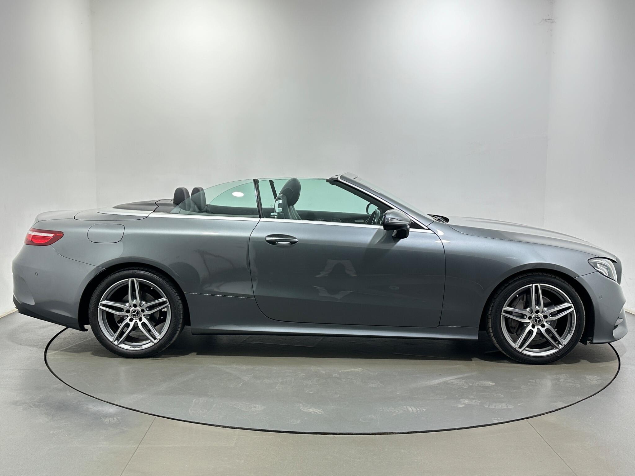 Mercedes-Benz E-Class view 9