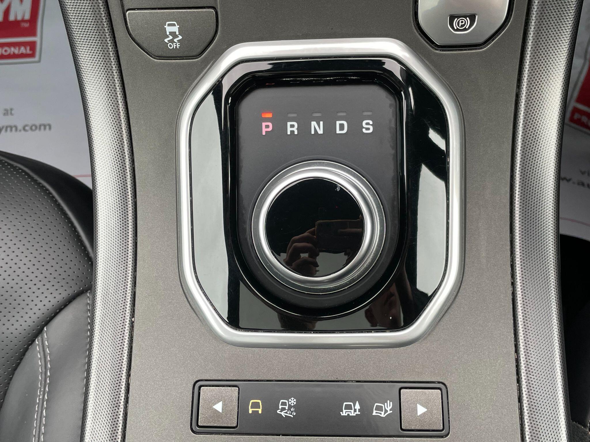 Land Rover Range Rover Evoque view 32