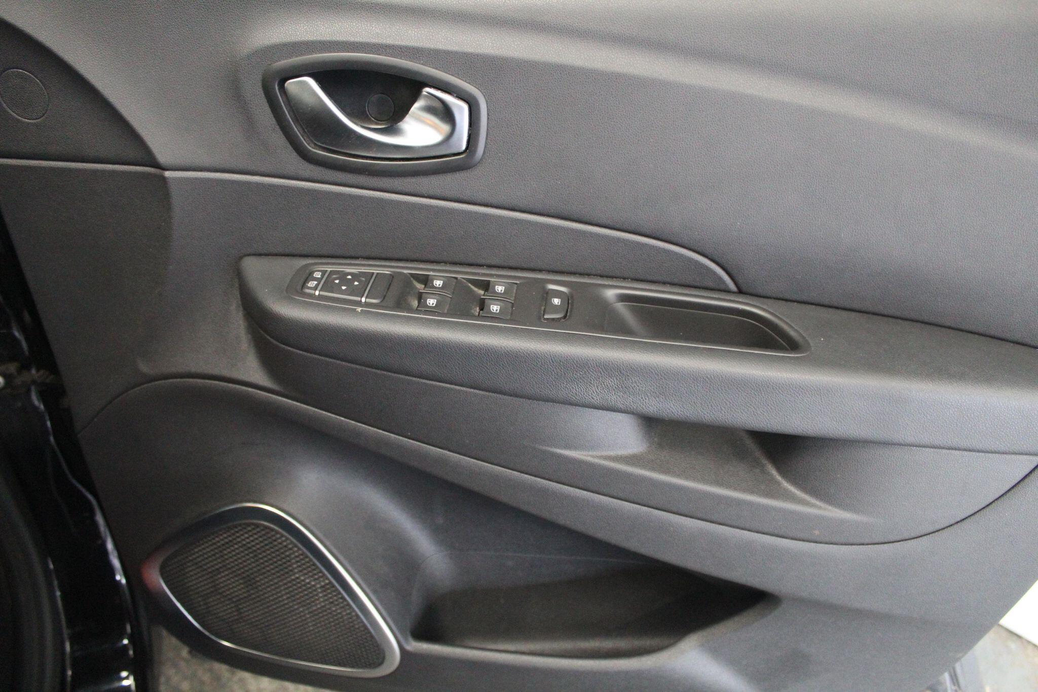 Renault Captur view 43
