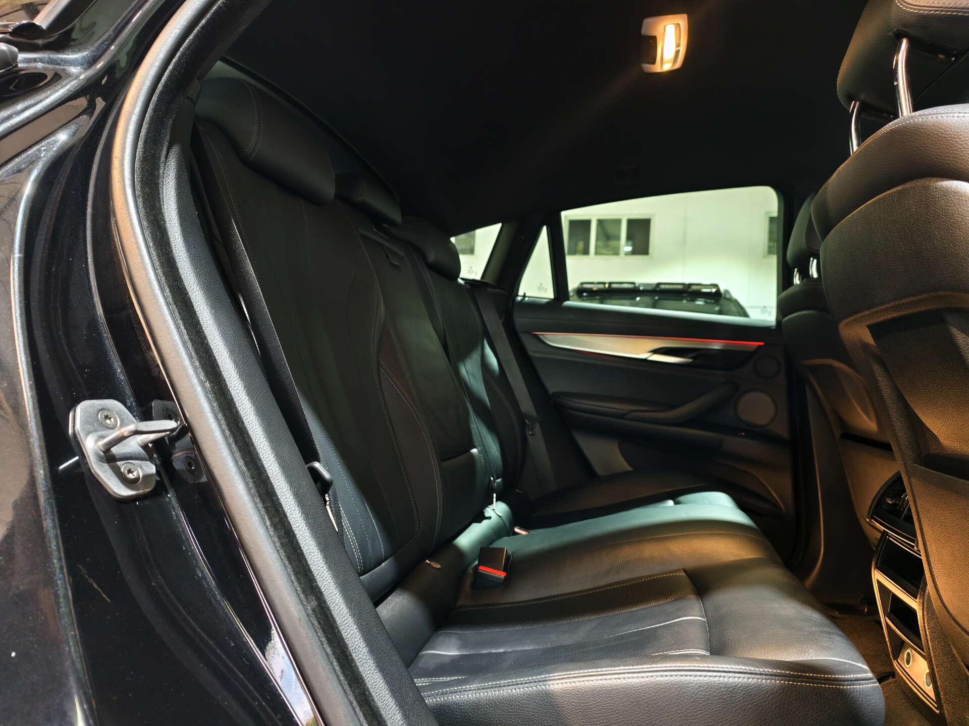 BMW X6 view 20