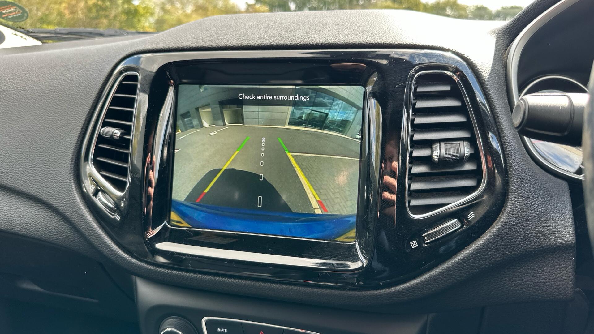 Jeep Compass view 12