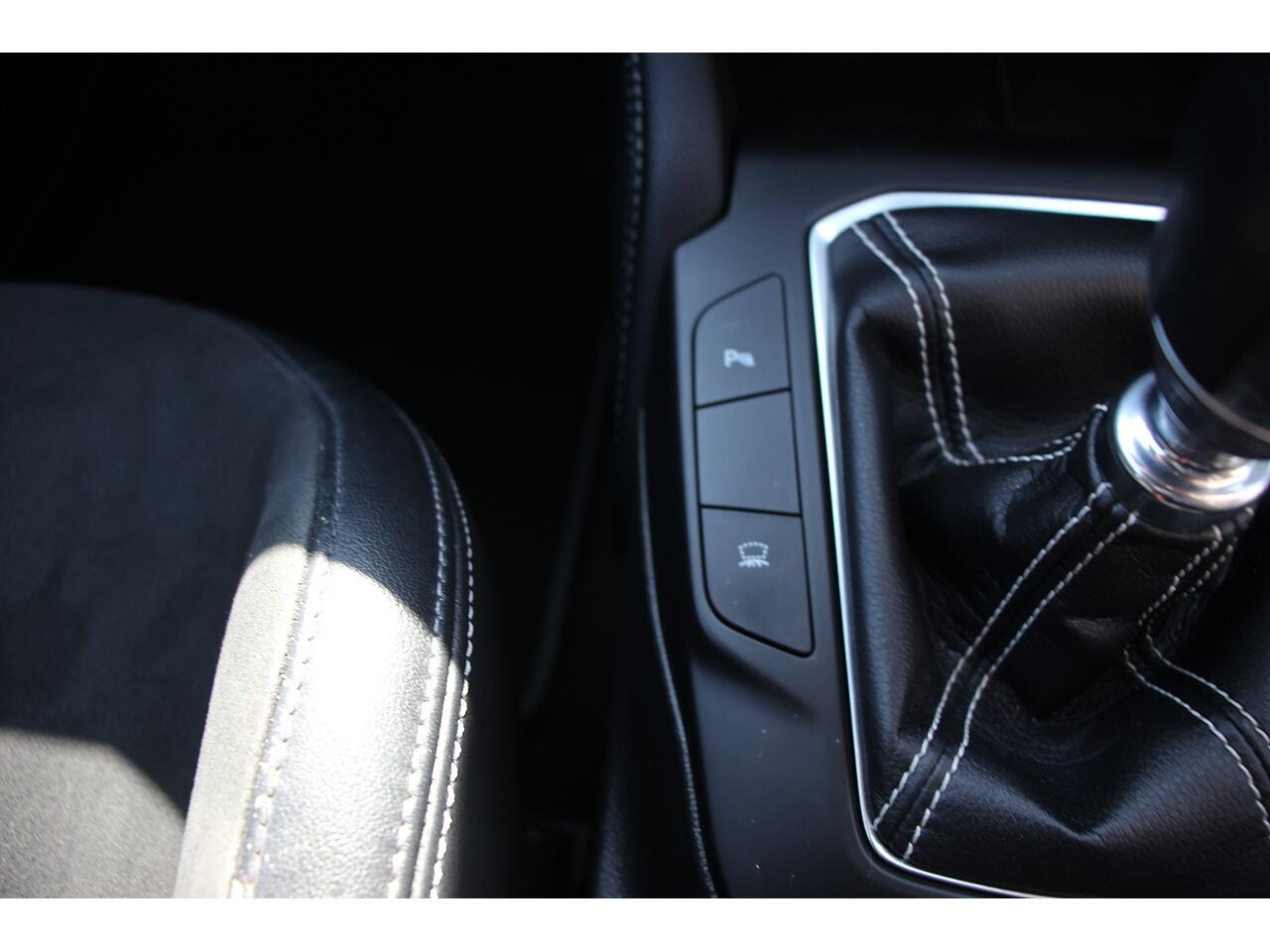 Ford Focus view 27