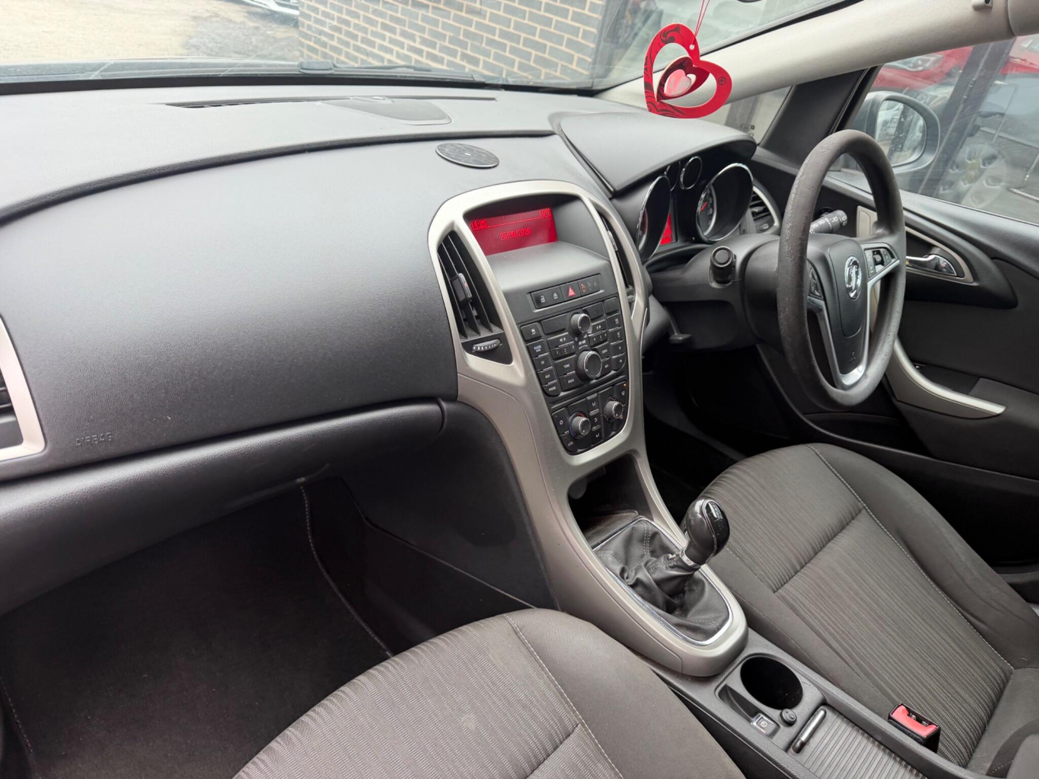 Vauxhall Astra view 17
