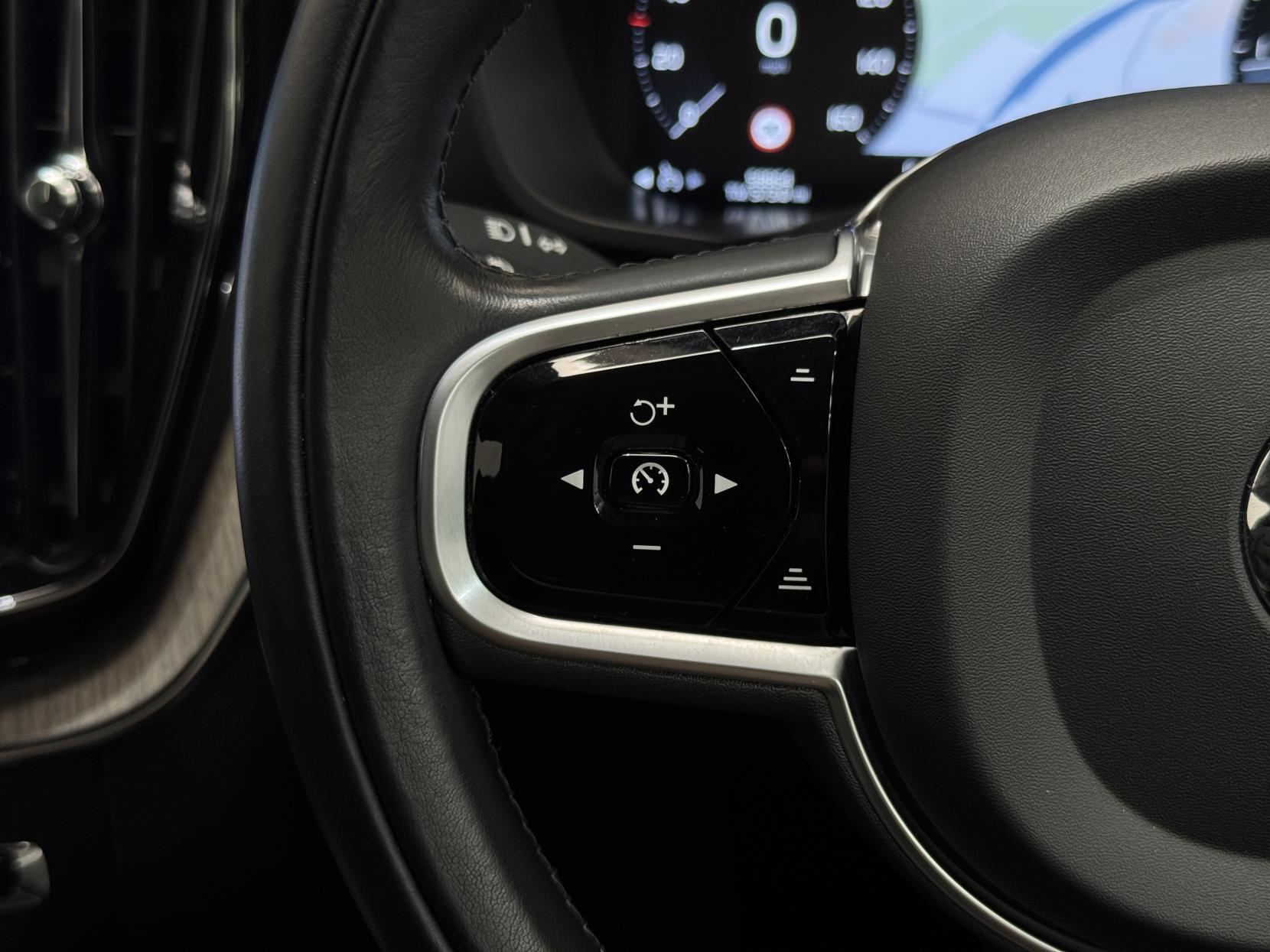 Volvo XC60 view 35
