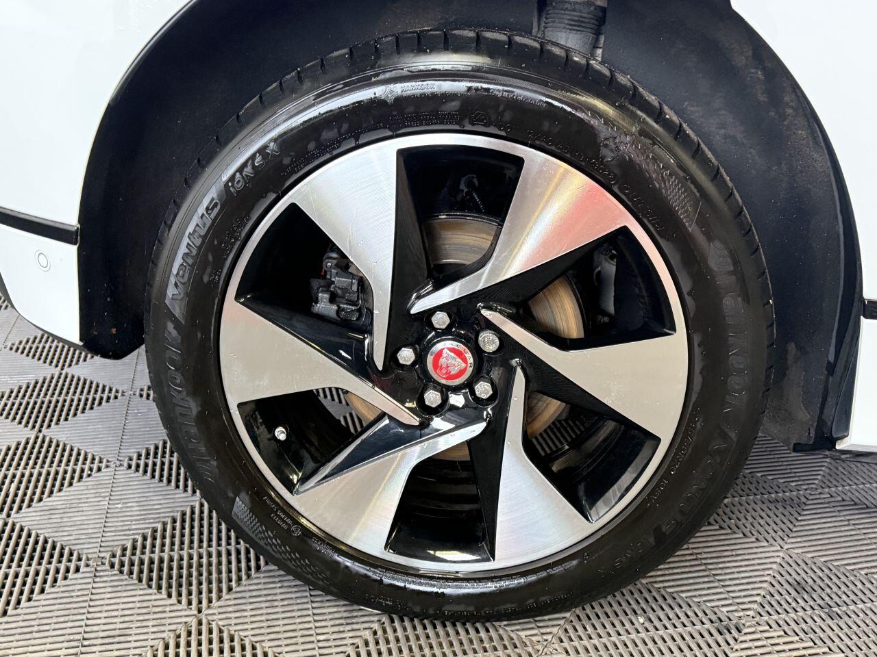 Jaguar I-Pace view 20