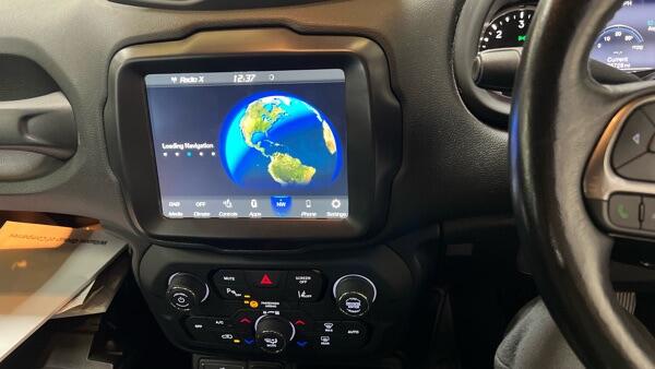 Jeep Renegade view 7