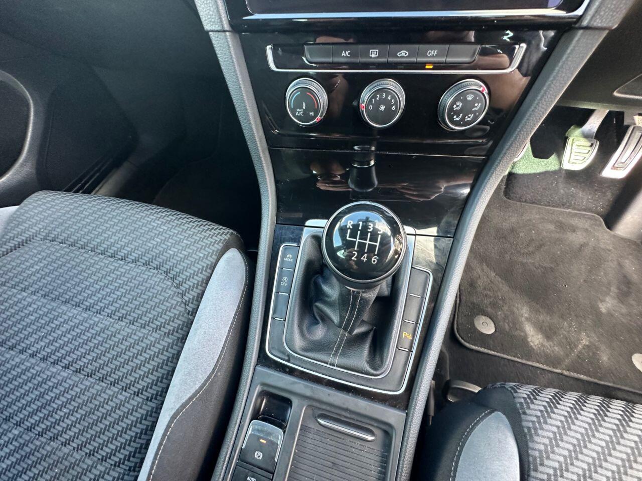 Volkswagen Golf view 48