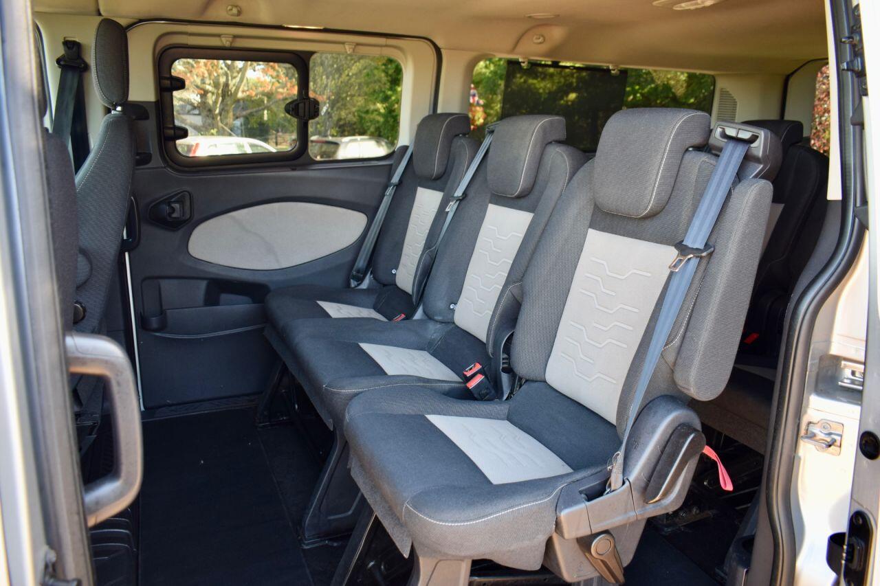 Ford Tourneo Custom view 9
