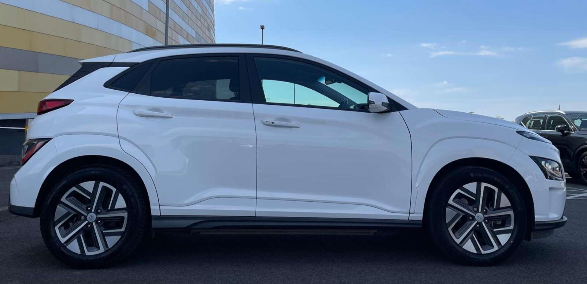 Hyundai Kona view 22