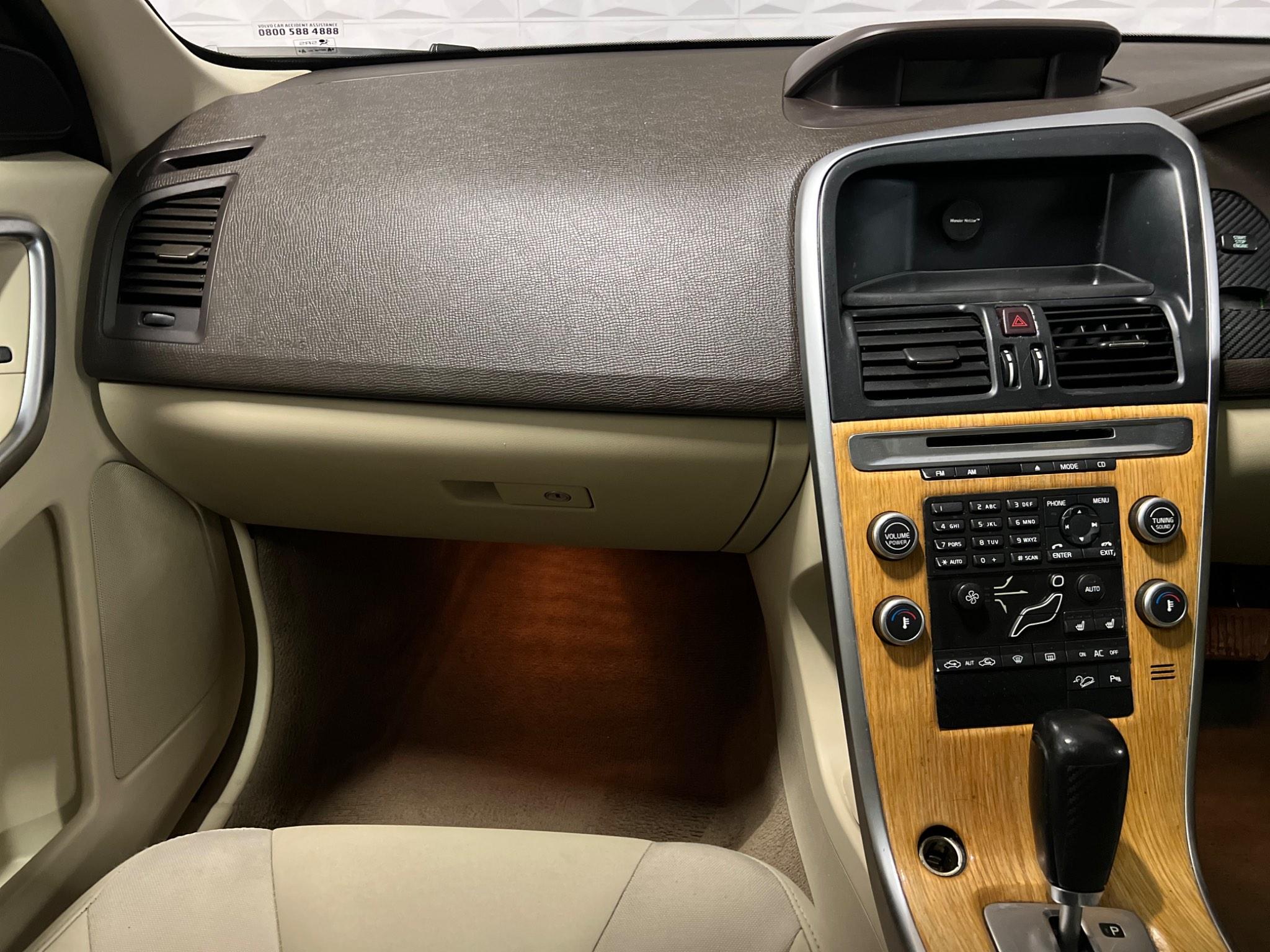 Volvo XC60 view 21