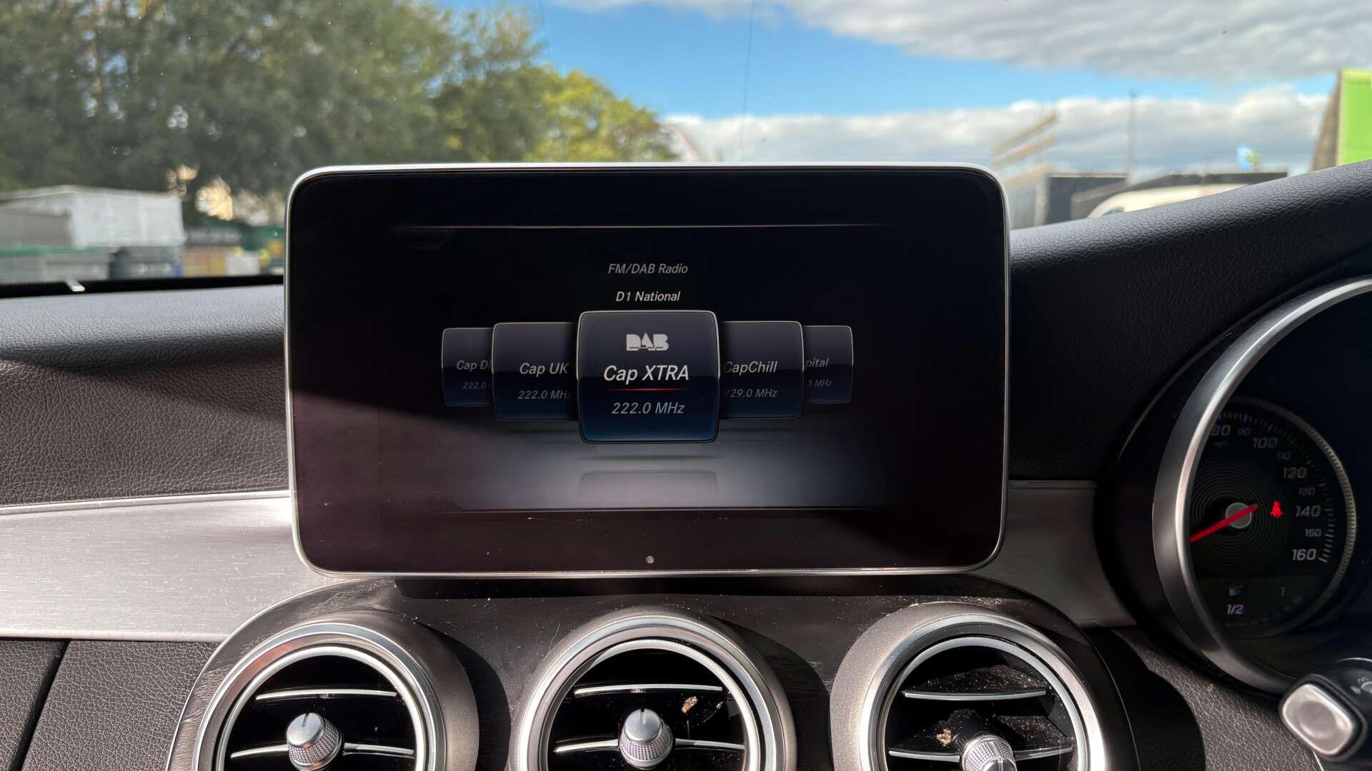 Mercedes-Benz C-Class view 23