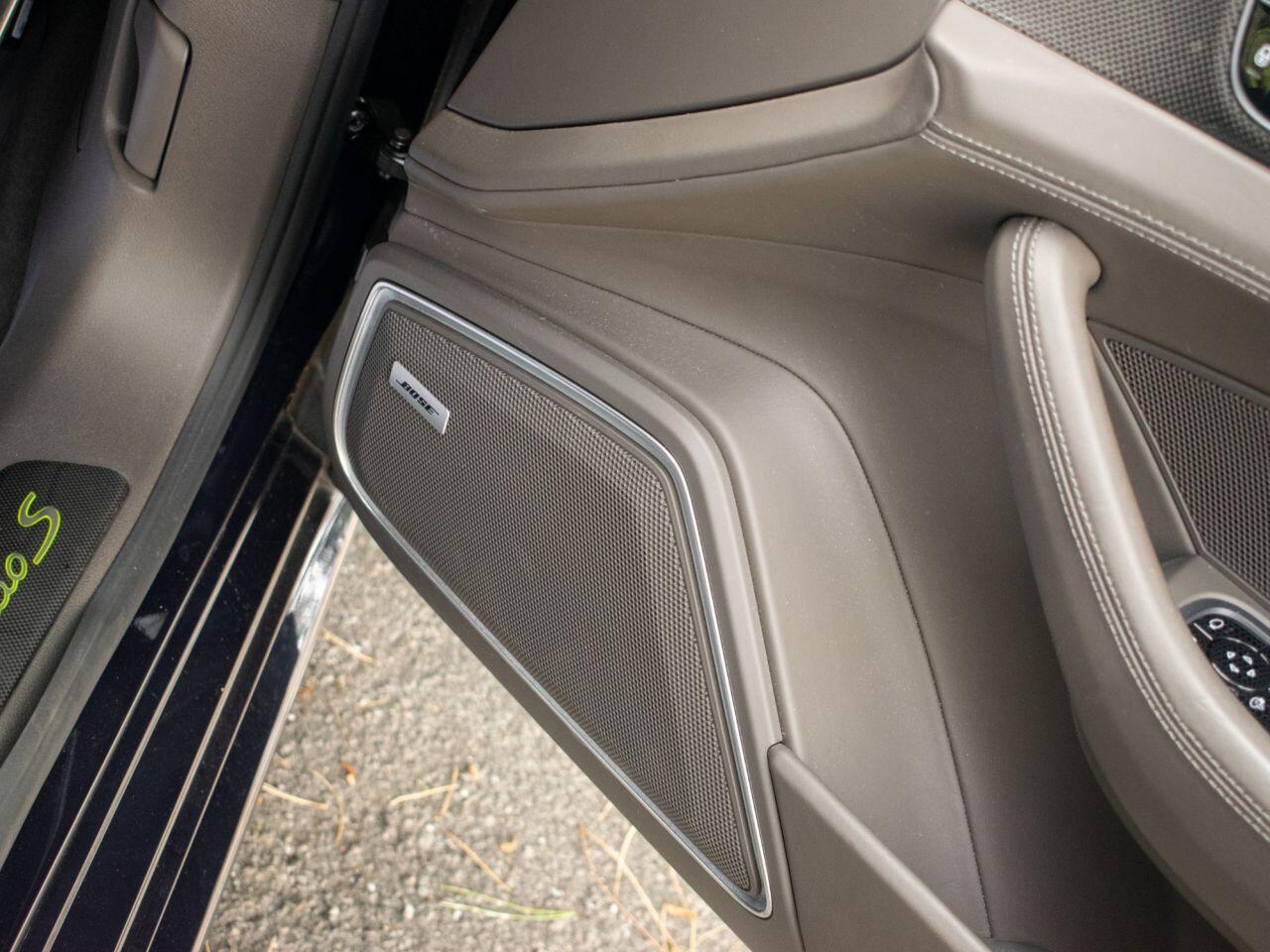 Porsche Panamera view 29