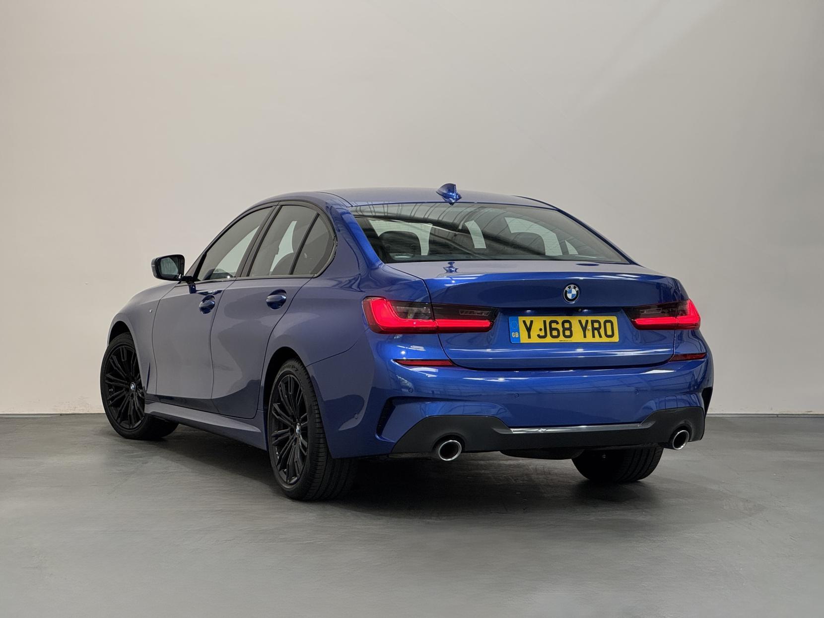 BMW 3 Series view 8
