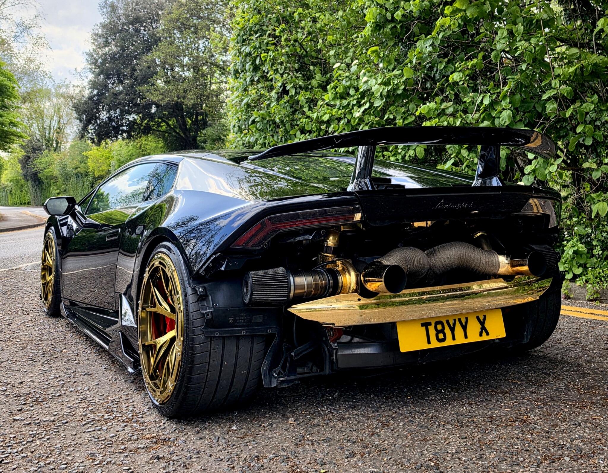 Lamborghini Huracan view 11