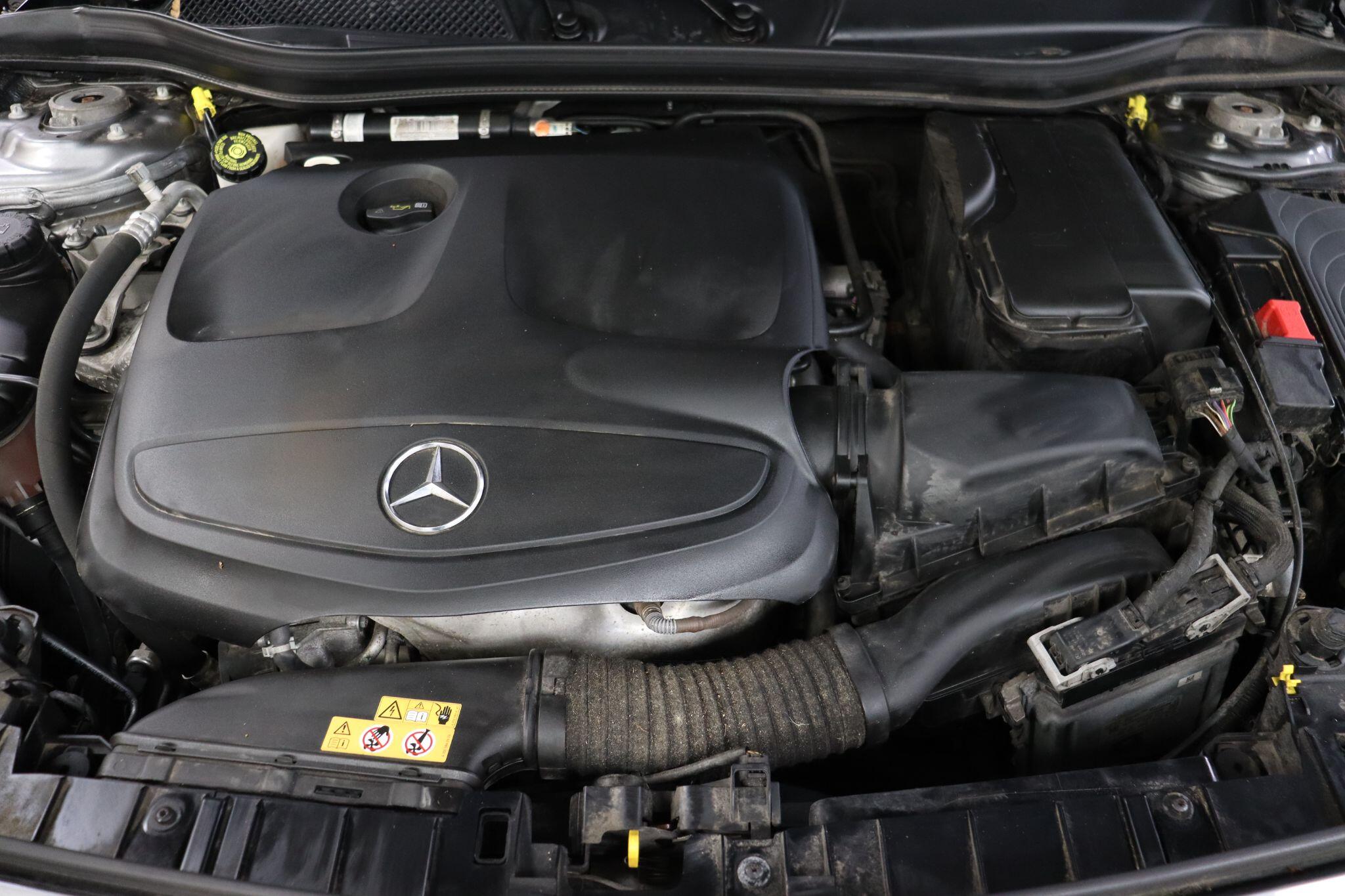 Mercedes-Benz Gla view 43