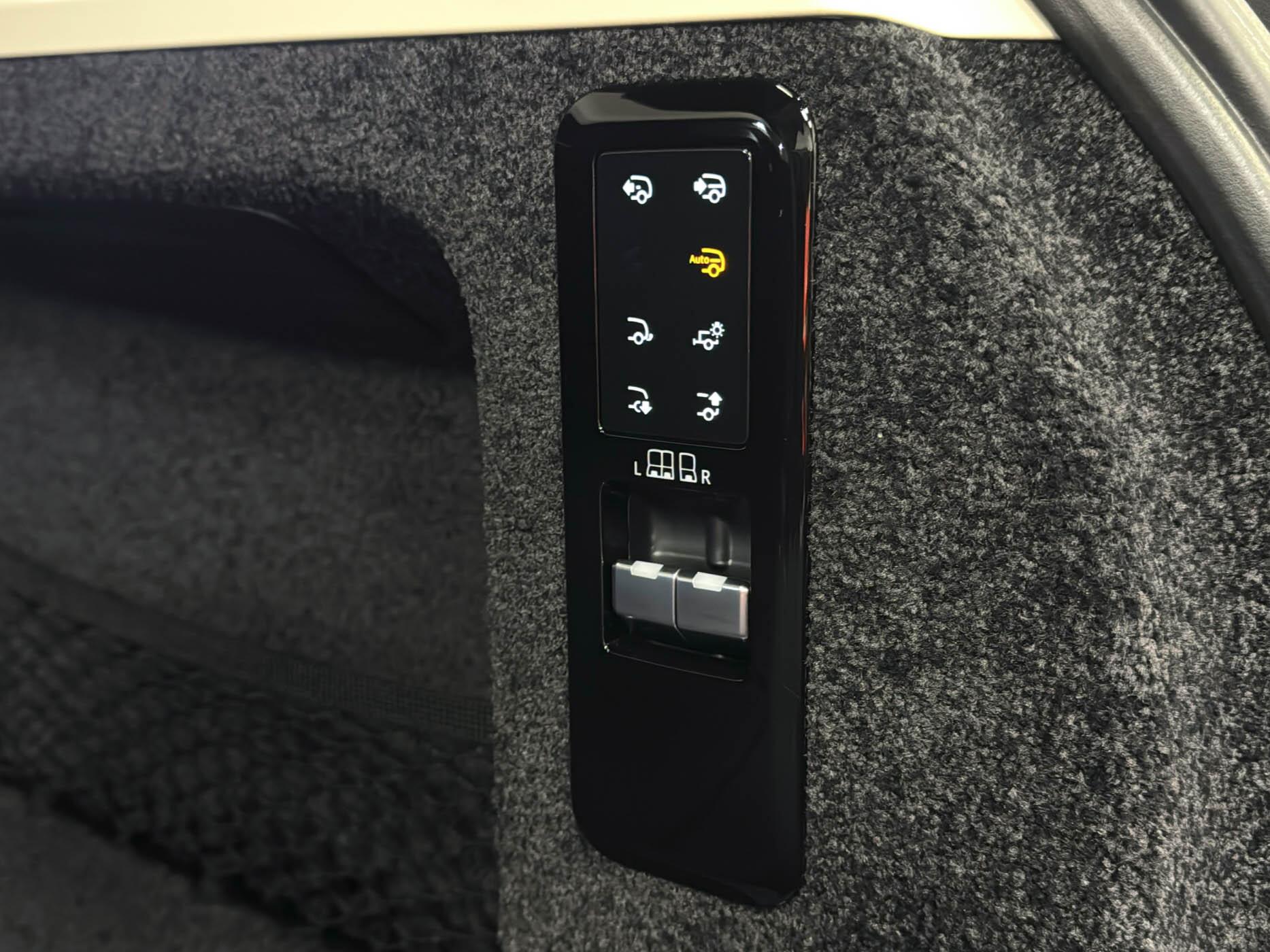 Land Rover Range Rover view 8