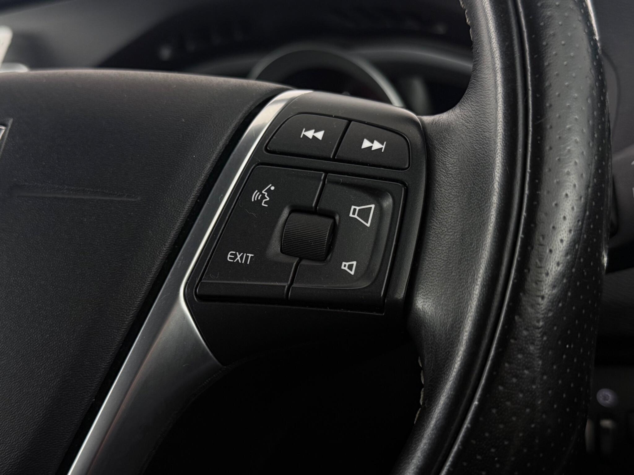 Volvo V40 view 15