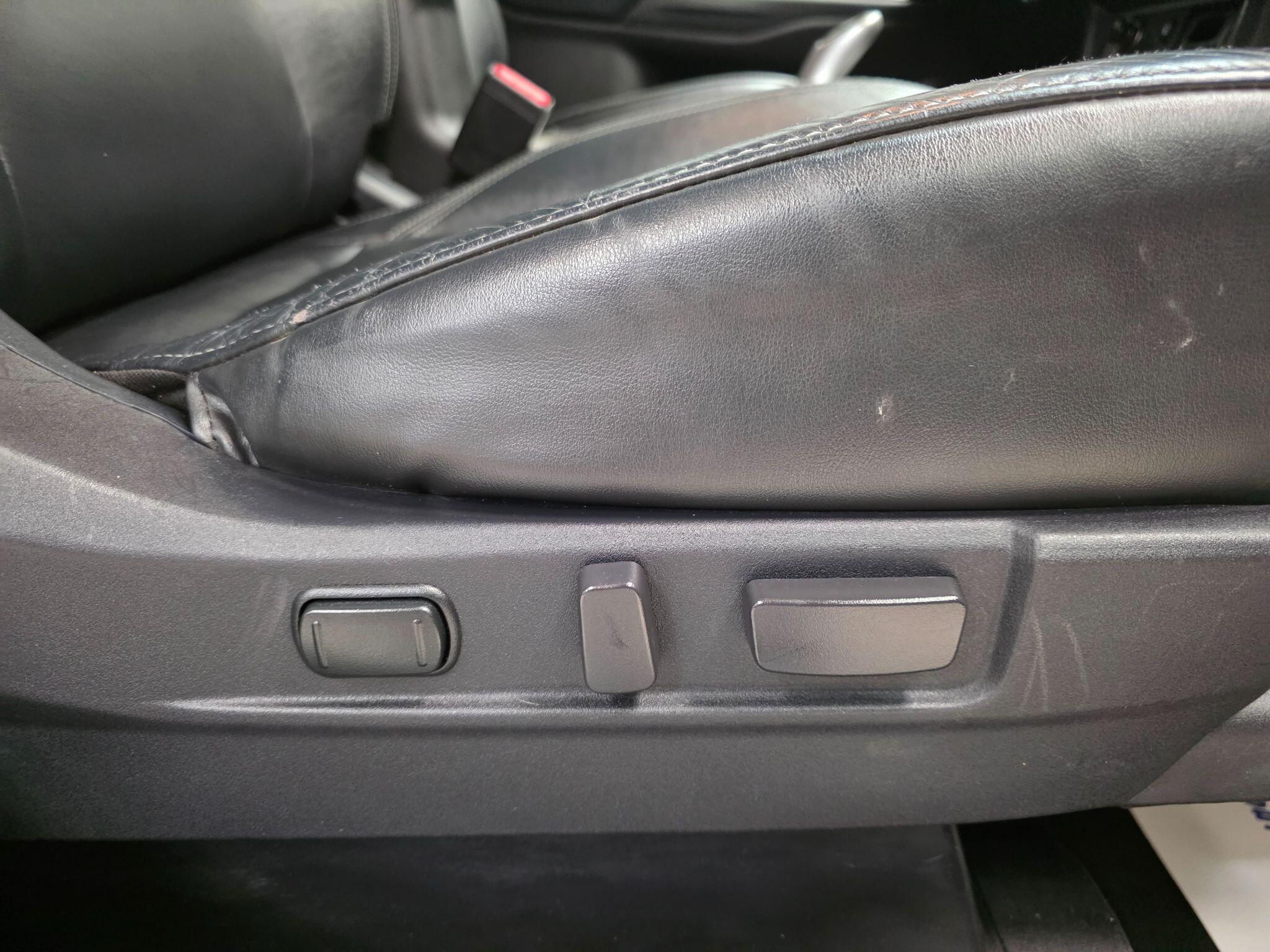 Mitsubishi Outlander view 13