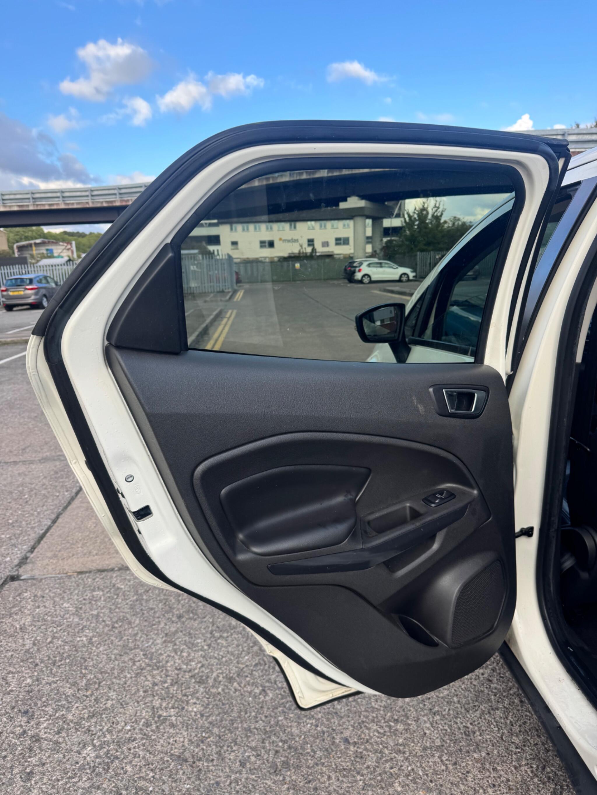 Ford Ecosport view 32