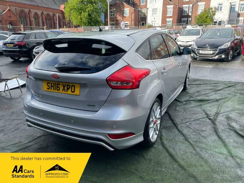 2016 Ford Focus image 10
