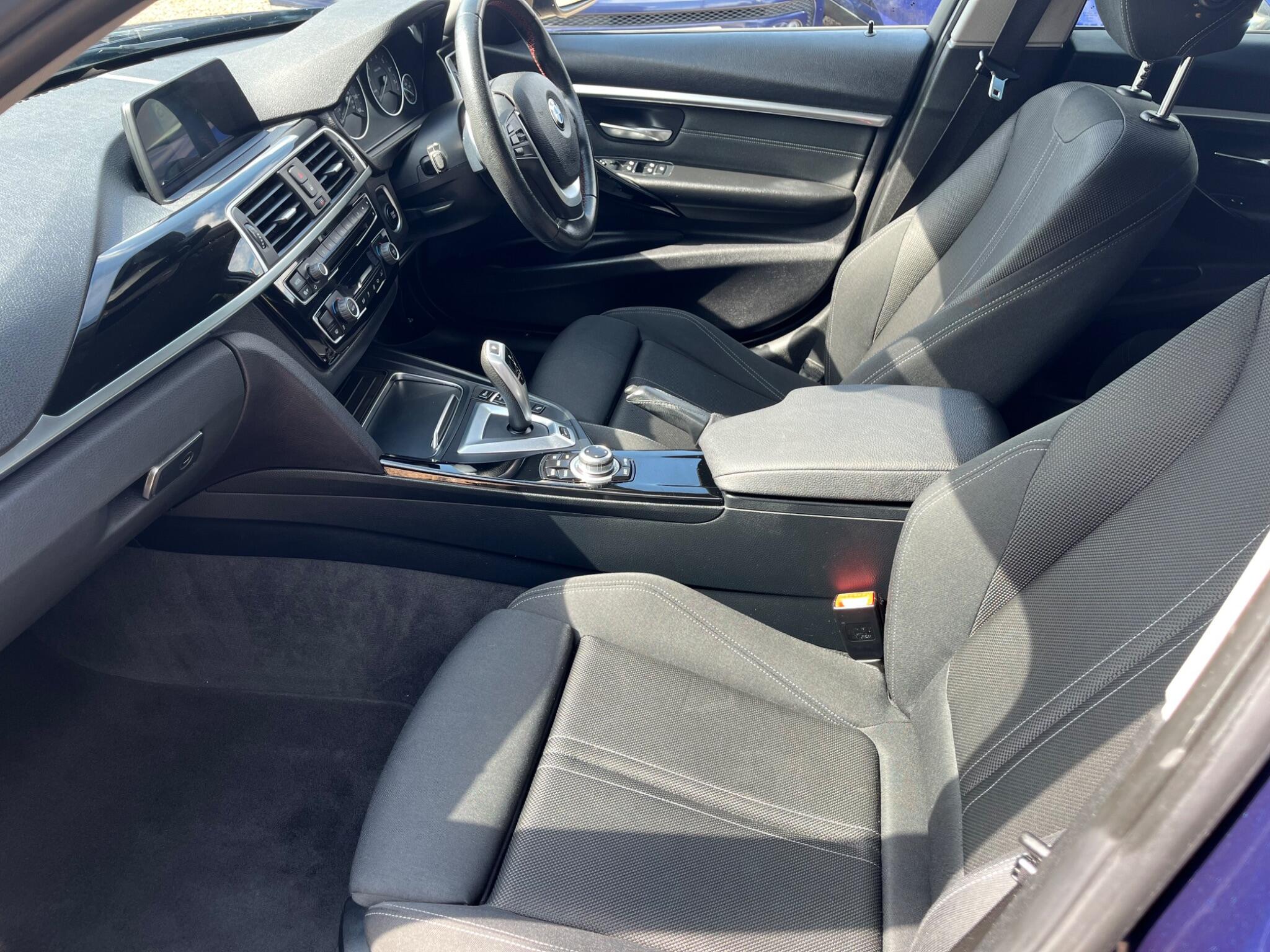 BMW 3 Series view 10