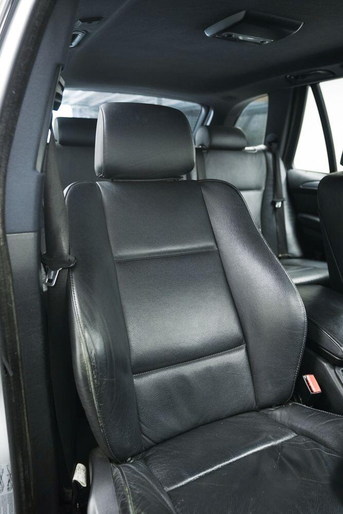 BMW X5 view 8