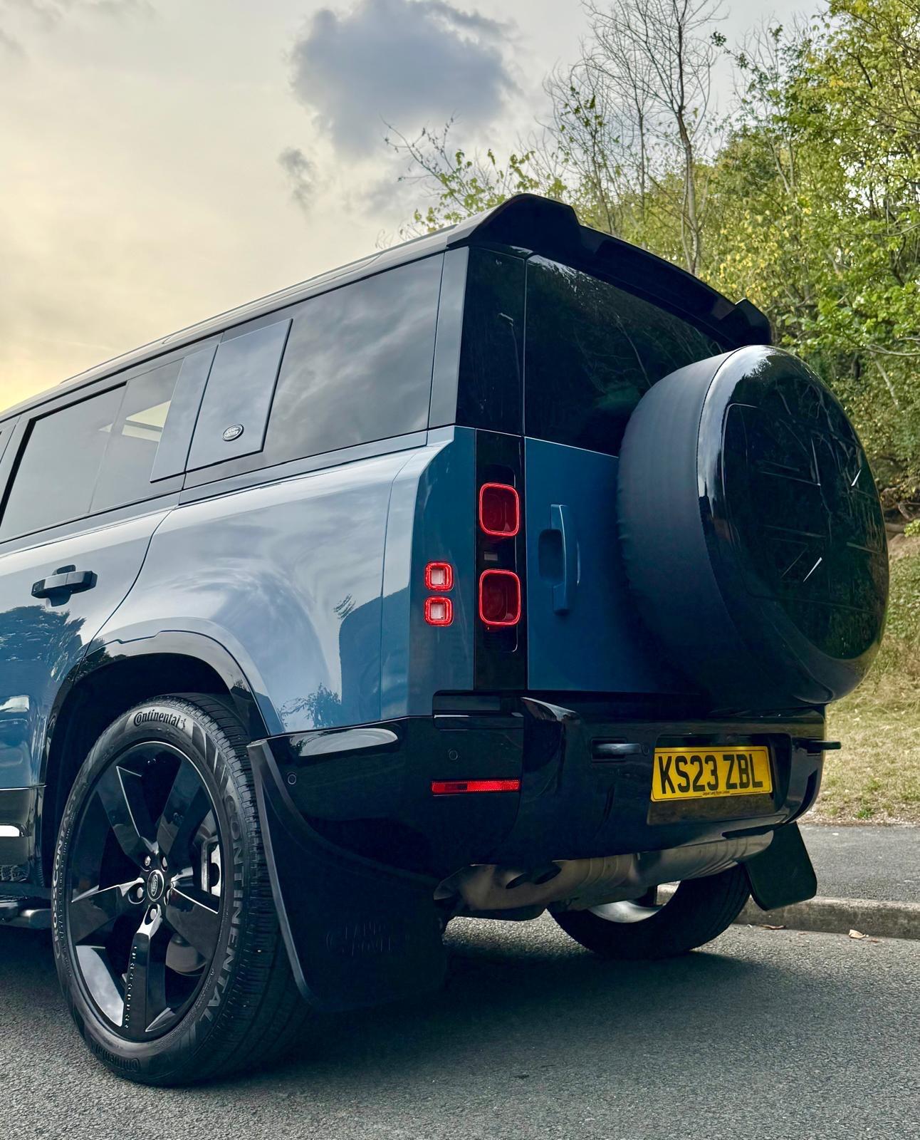 Land Rover Defender view 90